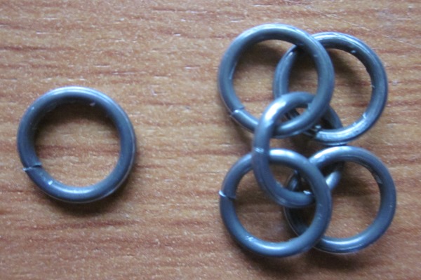 6 rings with closed ends
