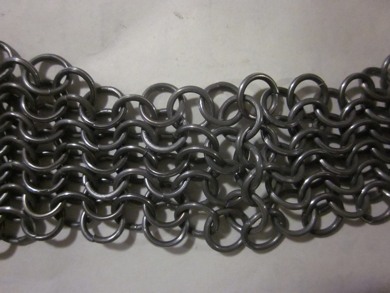 Seam connected to one strap with 5 rings